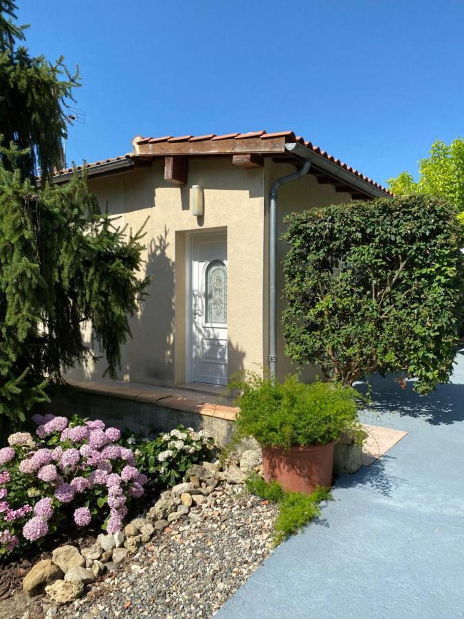 Gite Moncherie Colayrac-Saint-Cirq 外观 照片